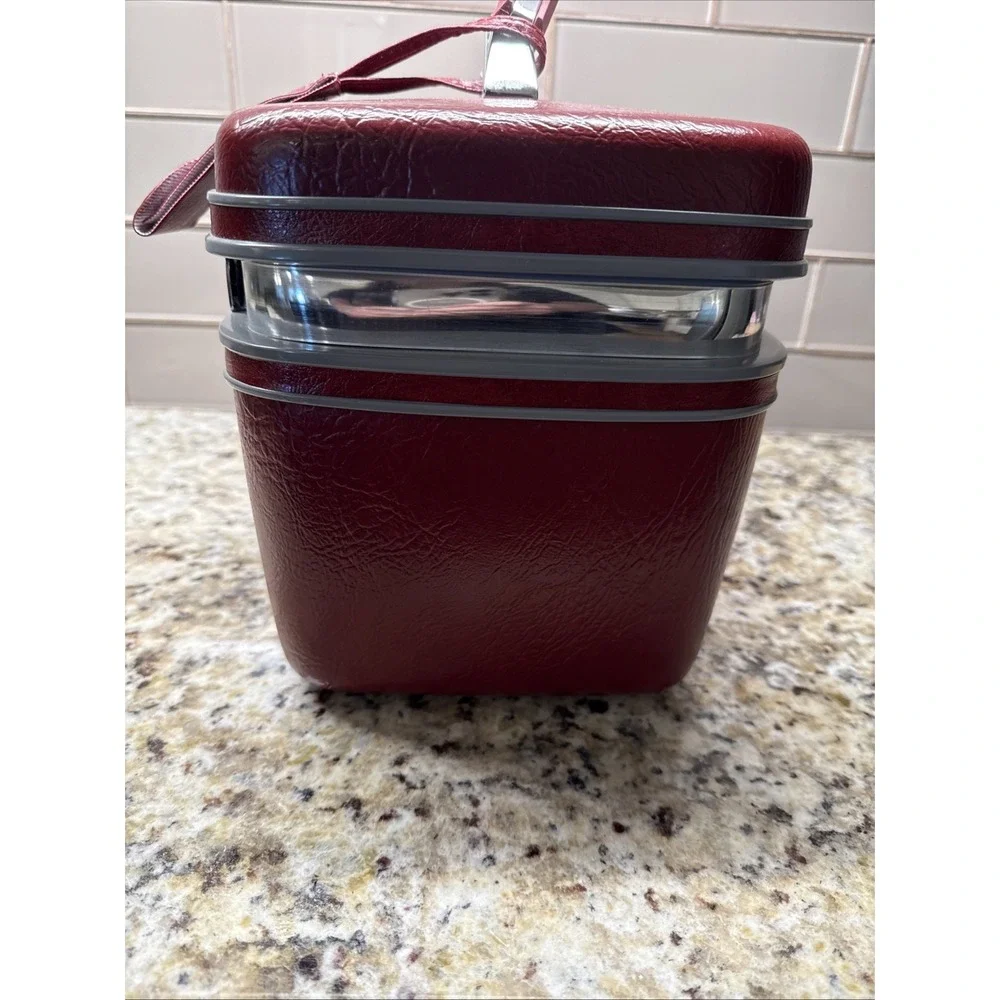 Vtg Samsonite Silhouette Train Case W/ Key & MakeUp bag Hardshell Luggage Maroon